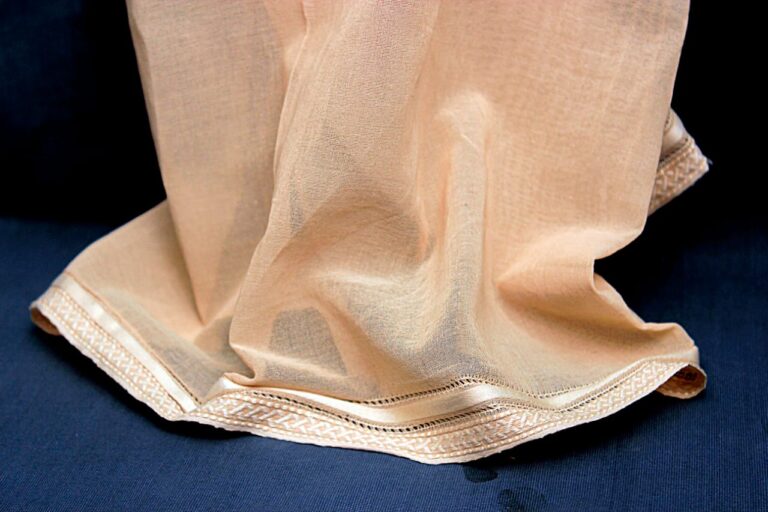 100% indian cotton voile grey fabric emma with fancy selvedge (4) width - 36''